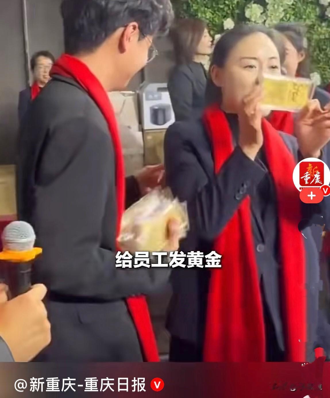 近日，河南许昌一家金店的老板是潮汕人，年仅21岁的小伙，年轻有为大格局……
  