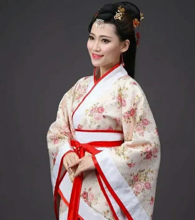 方圆天地，为头条联友对联：
盈第吉祥财源广，
阖家和睦福运长。