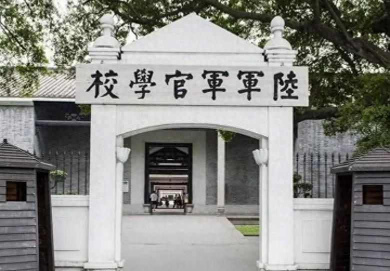若要从毕业于黄埔军校的开国将帅中评选出十大名将，究竟会有哪些人物入选呢？
192