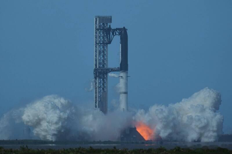 升空前不到1秒紧急喊停！SpaceX“星舰V3”试飞因故中止海外新鲜事 美国太空
