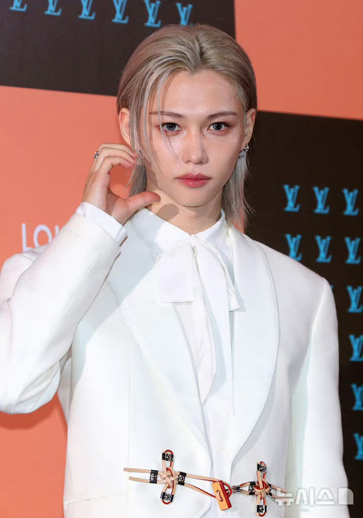 新闻图跟洋娃娃似的 