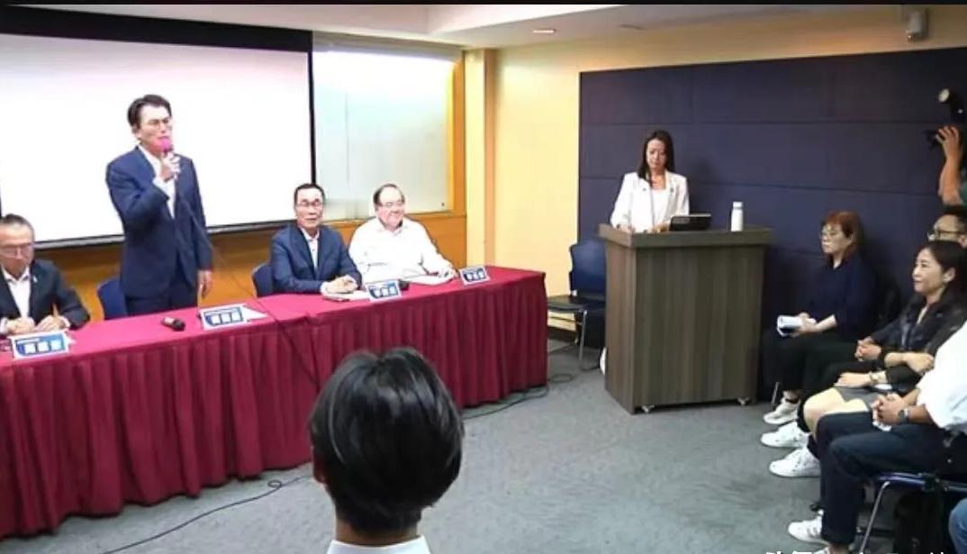 新北市初选出炉，黄国昌败选，并恭喜李四川最佳男主角

2026年4月28日下午，