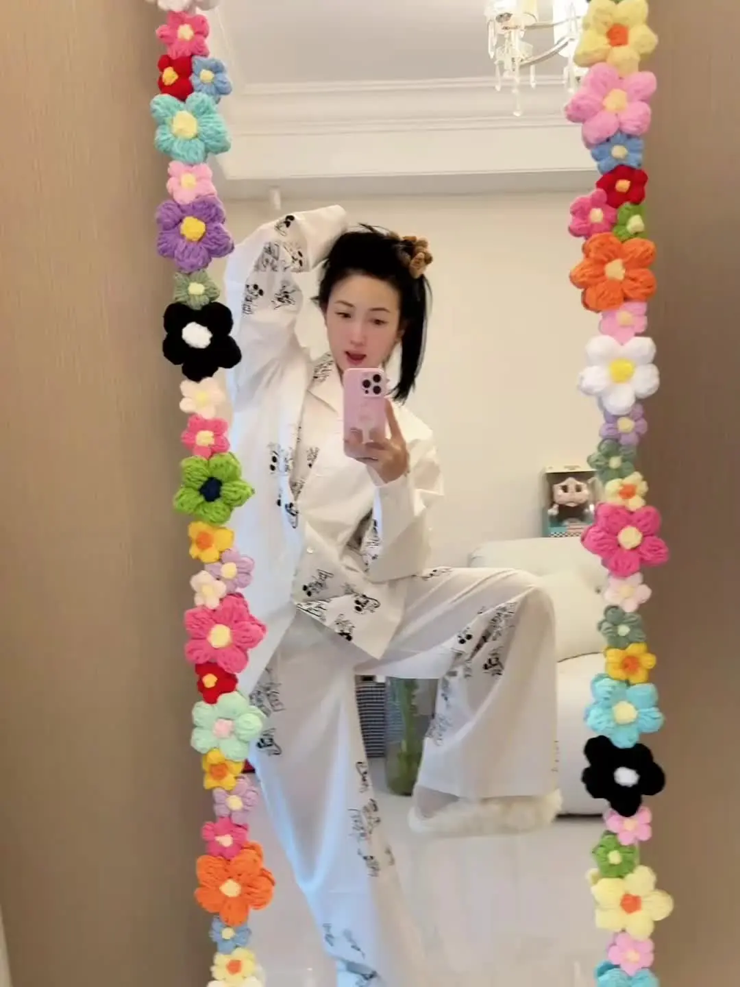 不好意思😅没洗头 等了一个月的睡衣…是不是有点太大了？？？要不要换号！