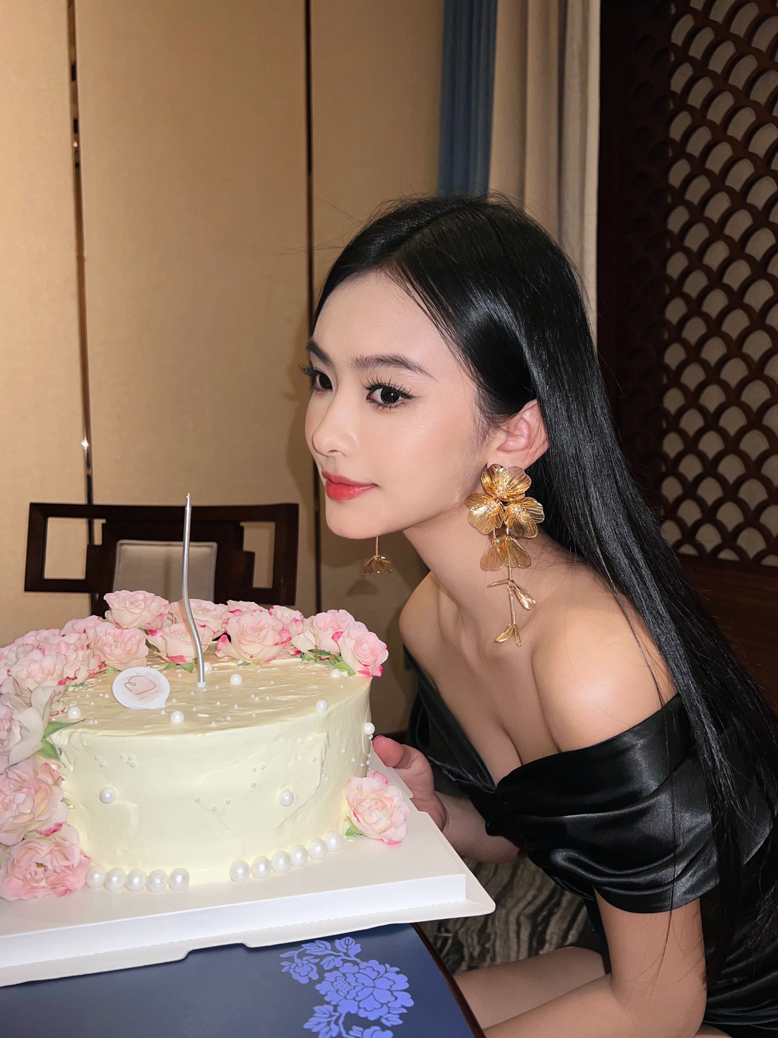 自信松弛、漂亮洒脱，这些都是我身上不同的tag，造就不一样的性格人有形形色色，5