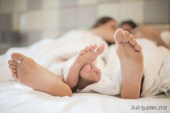 “一定要小心美色陷阱！”新疆乌苏，男子在网上结识同村已婚女子，二人发展为不正当关