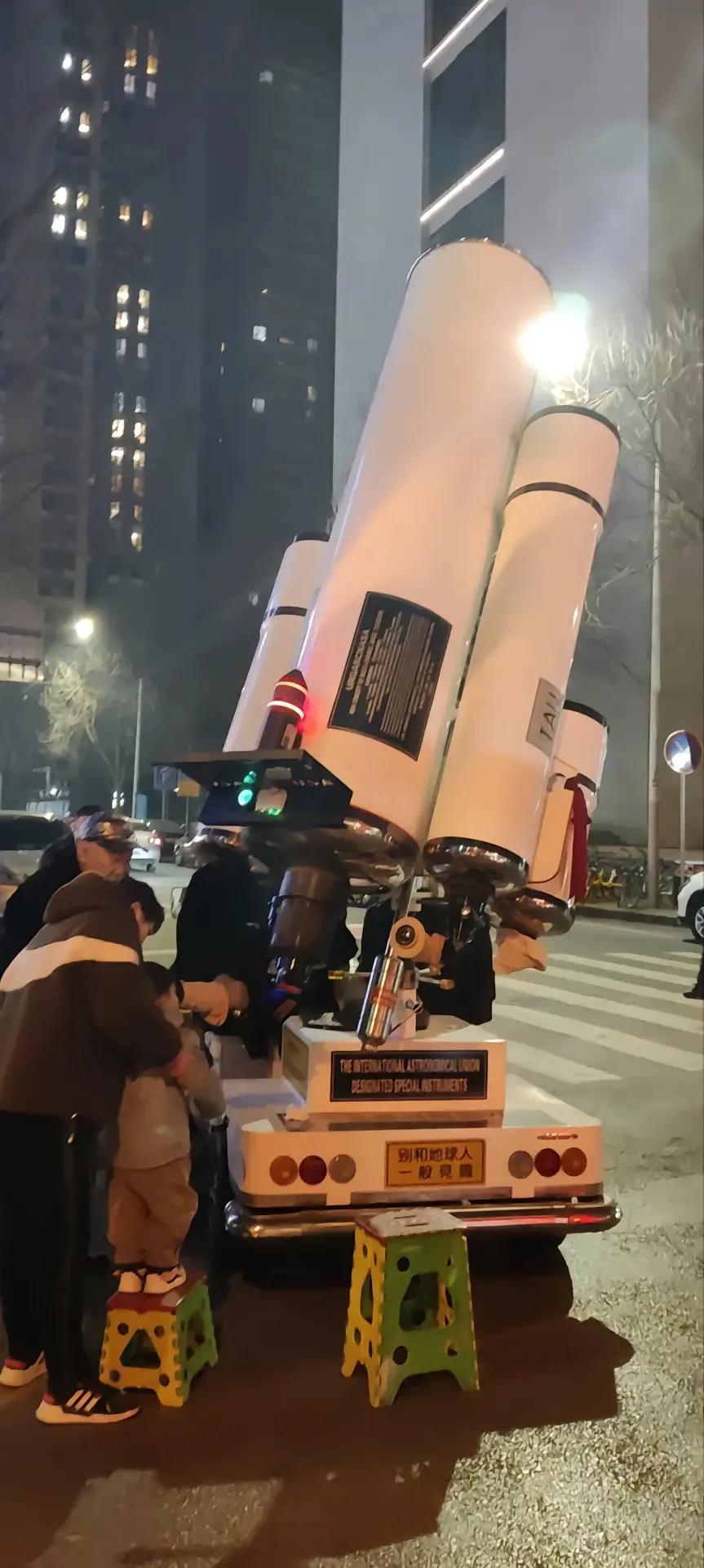 大家有知道这是什么的吗？听叔叔说这个设备一千多万，我还是头一回亲眼看到这么清晰的