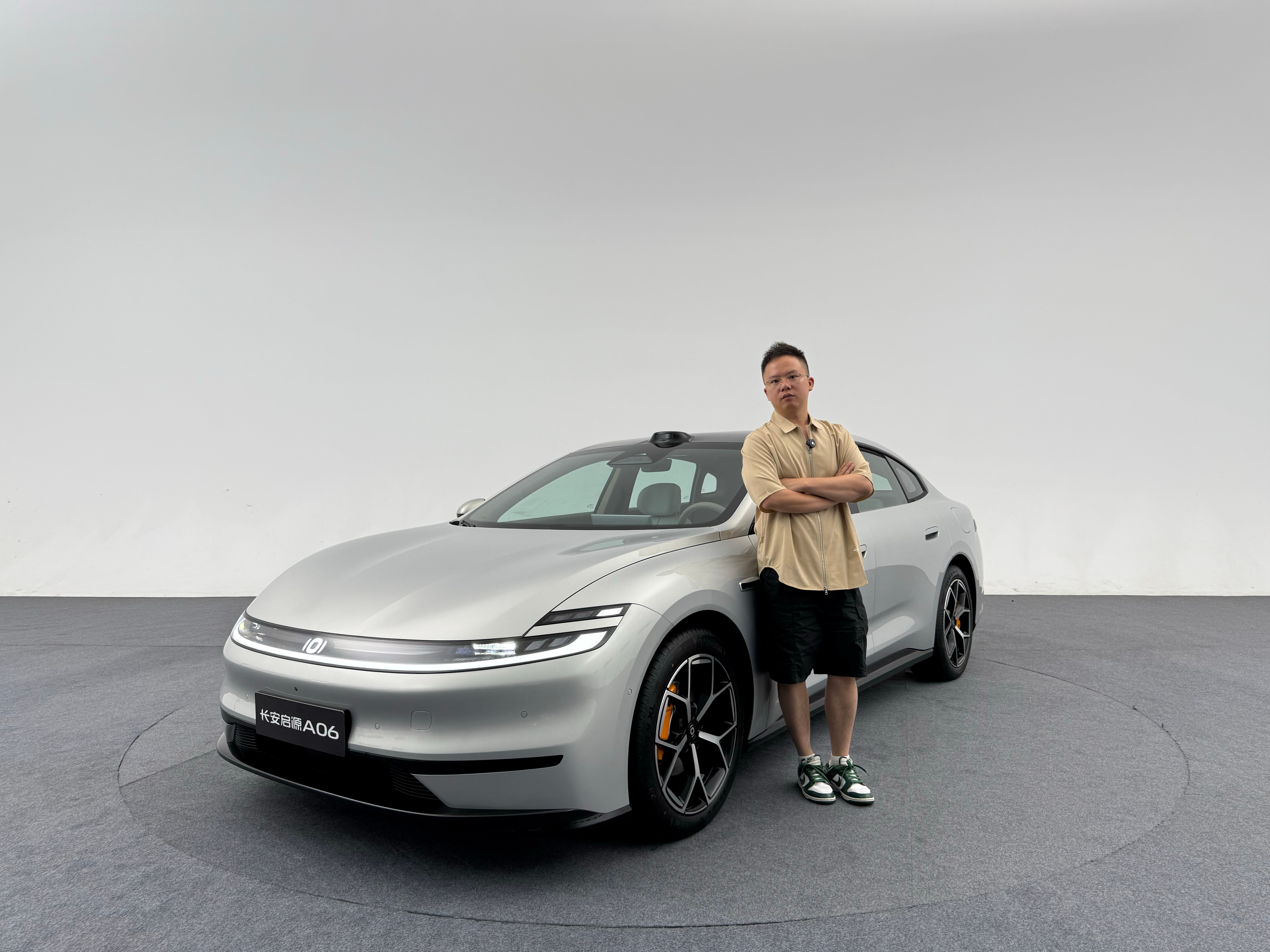 匆匆来重庆拍完启源A06马上赶回成都明天参加车展  ​​​