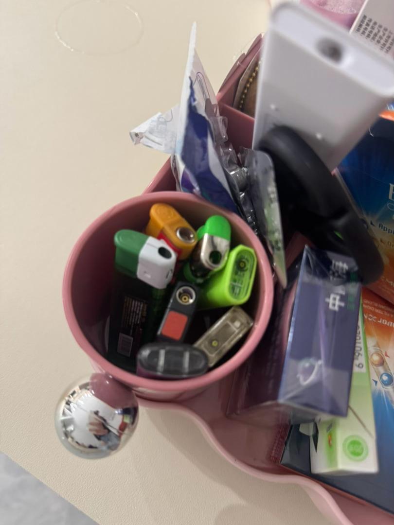 某人老顺我打火机 然后我现在家里有这么多 