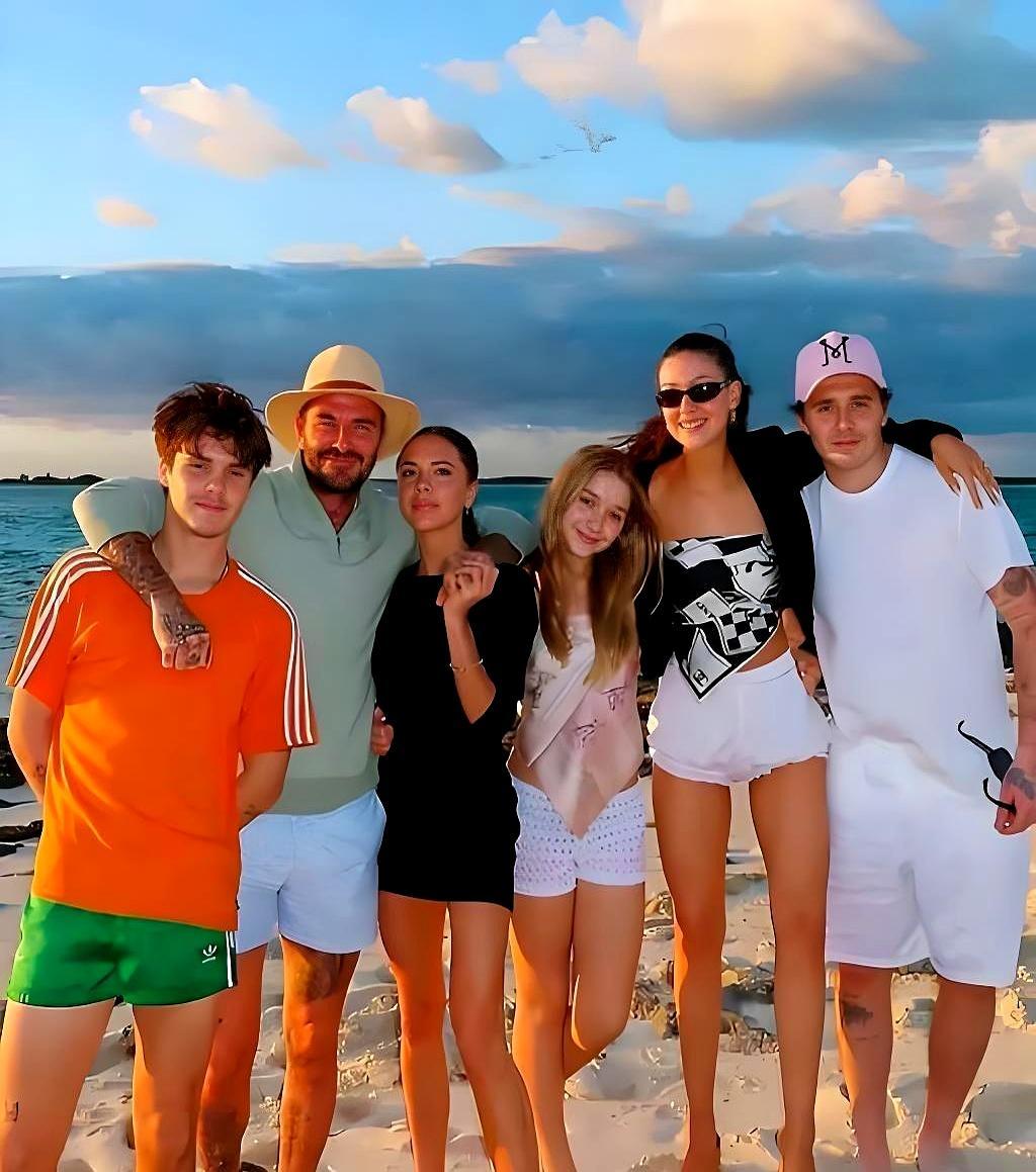 Brooklyn把家丑全抖出来了。
 
800字长文，六张图，句句带刺：爸妈压他