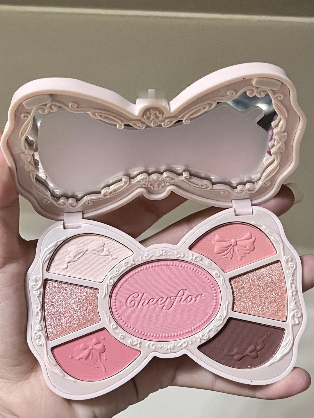 cheerflor 是谁的少女心眼影盘新手最容易上手的眼影盘化妆盘 ​​​
