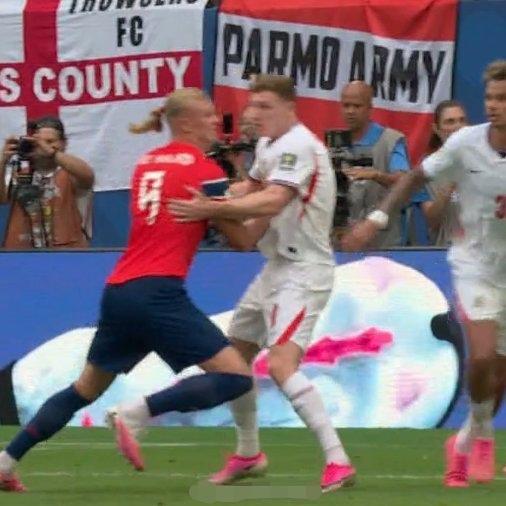 哈兰德无谓的犯规将挪威队送回家。2026世界杯1/4决赛挪威VS 英格兰，比分当