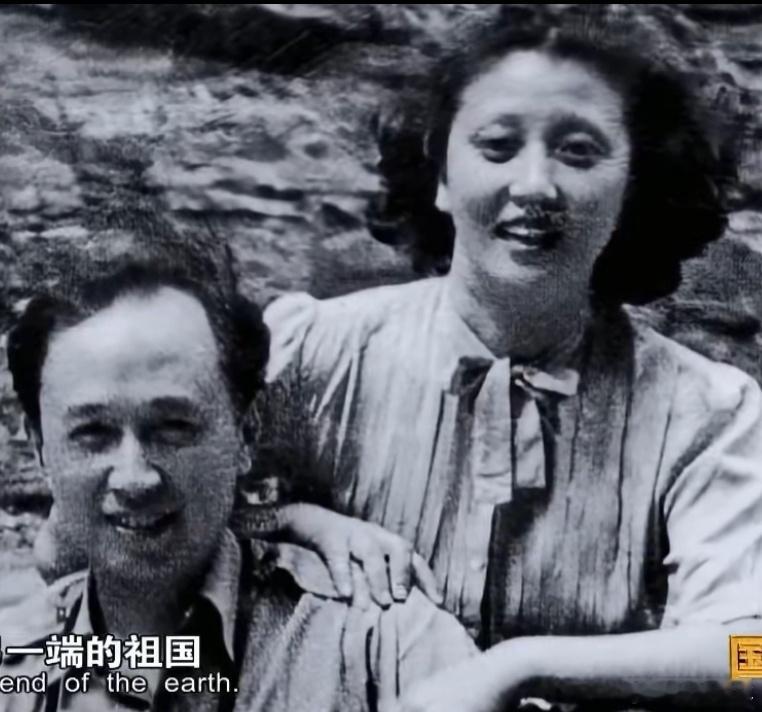 钱学森遭美方拘禁后失声暴瘦1949年新中国成立后，钱学森决定放弃在美国优渥的生活