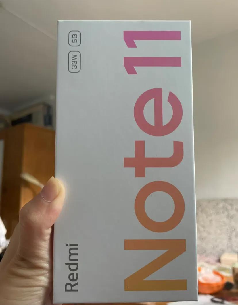 老人使用智能手机的困难和挫折是许多人都会遇到的问题。尽管我们可能会感到沮丧和无奈