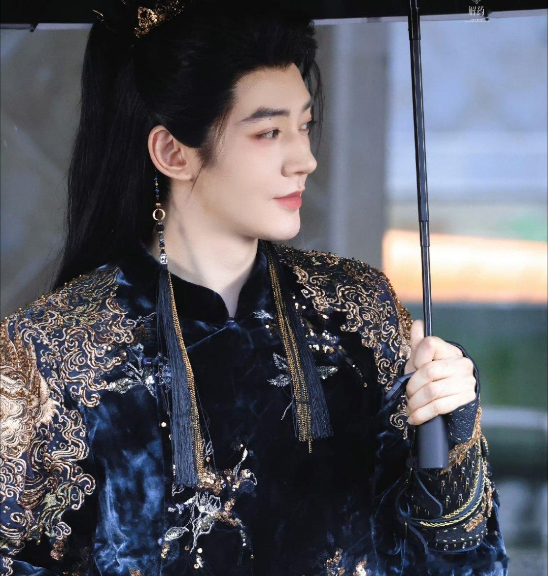 电视剧百妖谱 介绍一下这是邓炜先生第一部男主剧《百妖谱》，邓炜饰 司狂澜。 