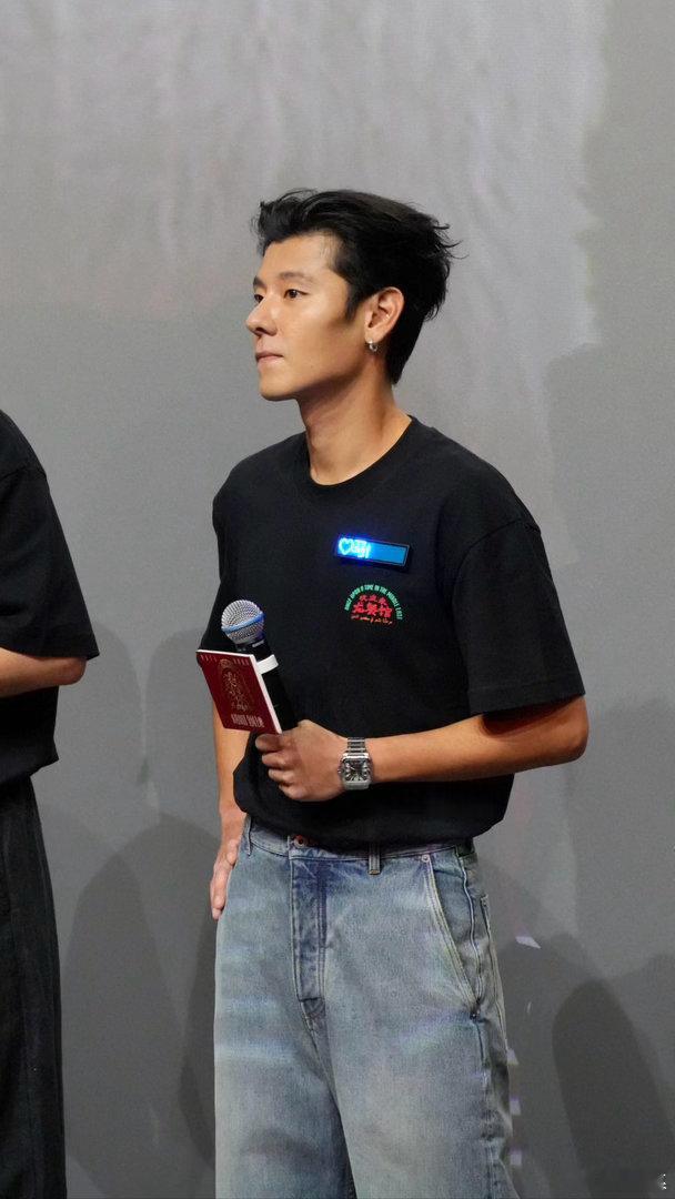 蒋奇明演技口碑蒋奇明戏路 蒋奇明在龙餐馆里的表现值得反复看。他演的马俊生太有分量