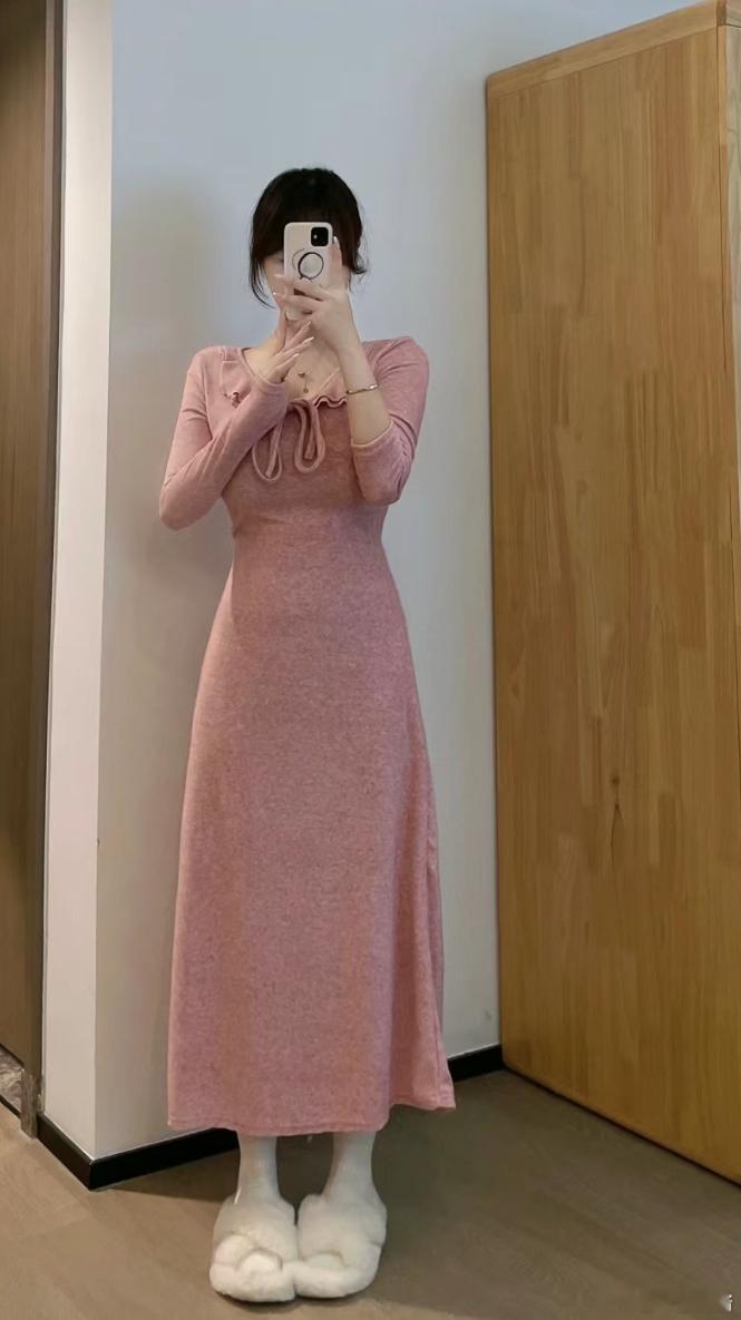 这么晚还不睡的宝子们在干嘛 ​​​