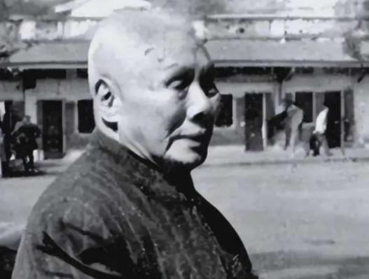 1934年，国民党少将救下了九万红军战士，建国后，毛主席亲自下令，一定要找到这位
