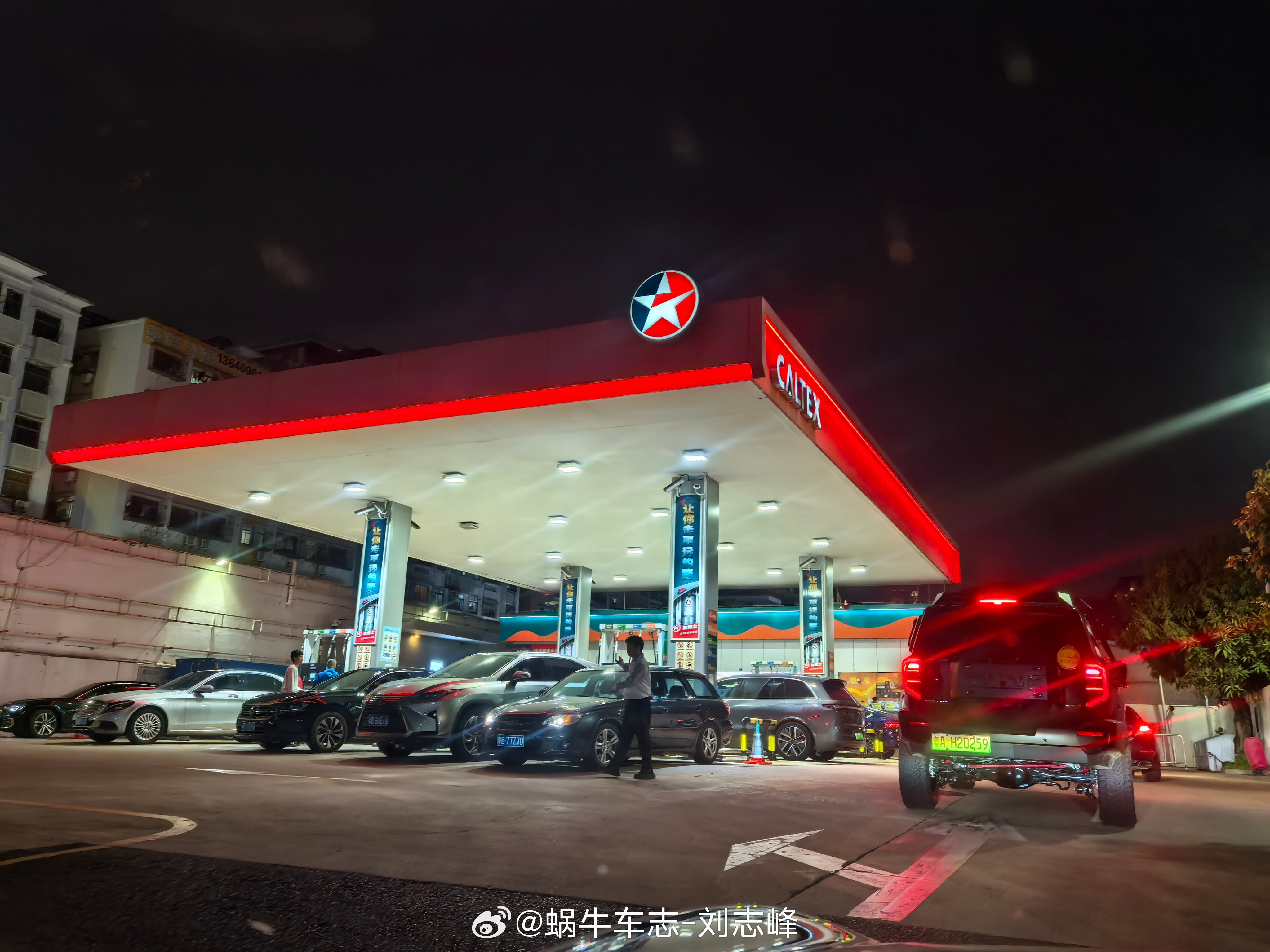 好久没见到这么多人的加油站咯⛽️如何看待油价重返7元区间