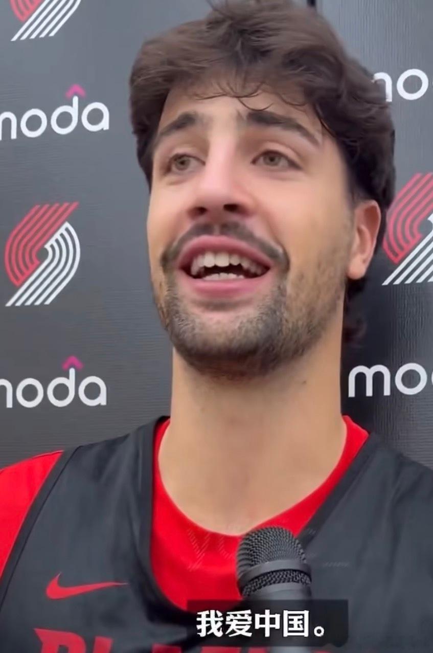 阿夫迪亚这哥们是真给小杨传球！！NBA[超话] ​​​