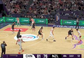 天神下凡，赵睿2攻1传，中国男篮89-76领先新西兰13分！
北京时间8月16日