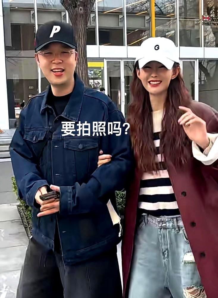 杜海涛沈梦辰这对儿，真是有点东西！

最近俩人在前门大街被粉丝撞见。粉丝一激动喊