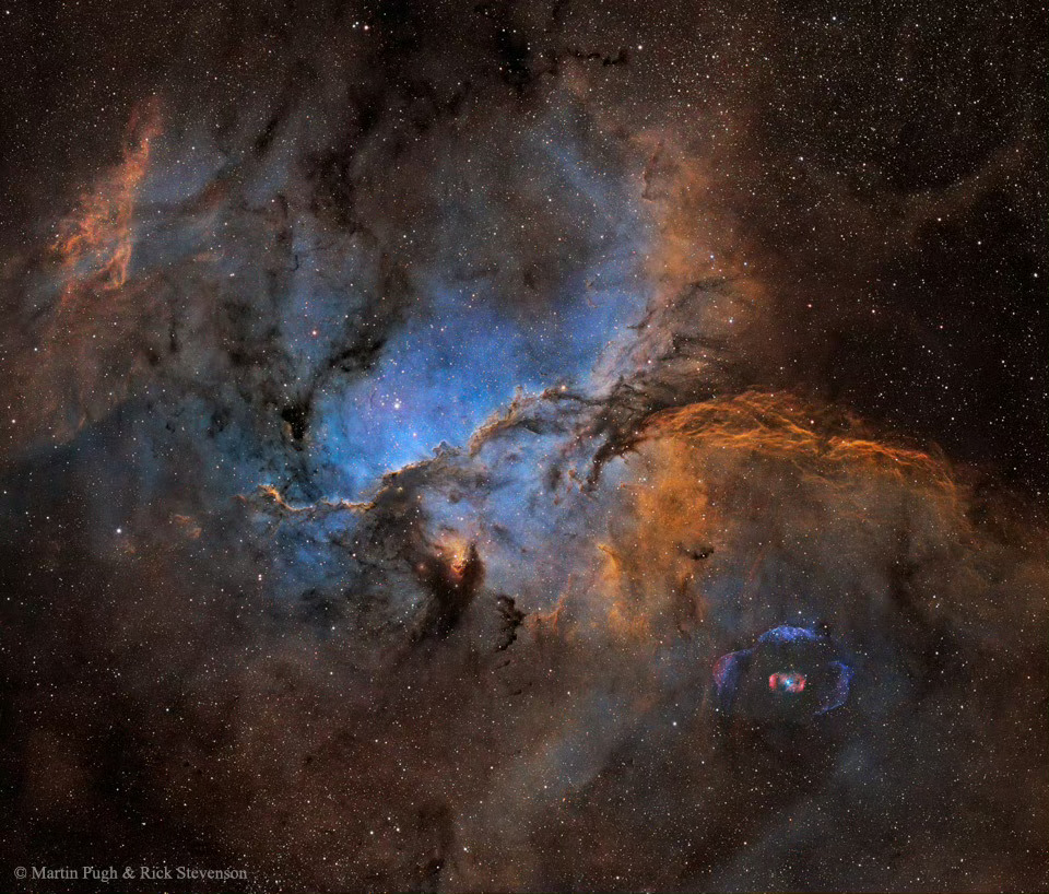 #每天一天文图# 庞大恒星形成区NGC 6188内的辉光云气，隐藏着许多奇形怪状