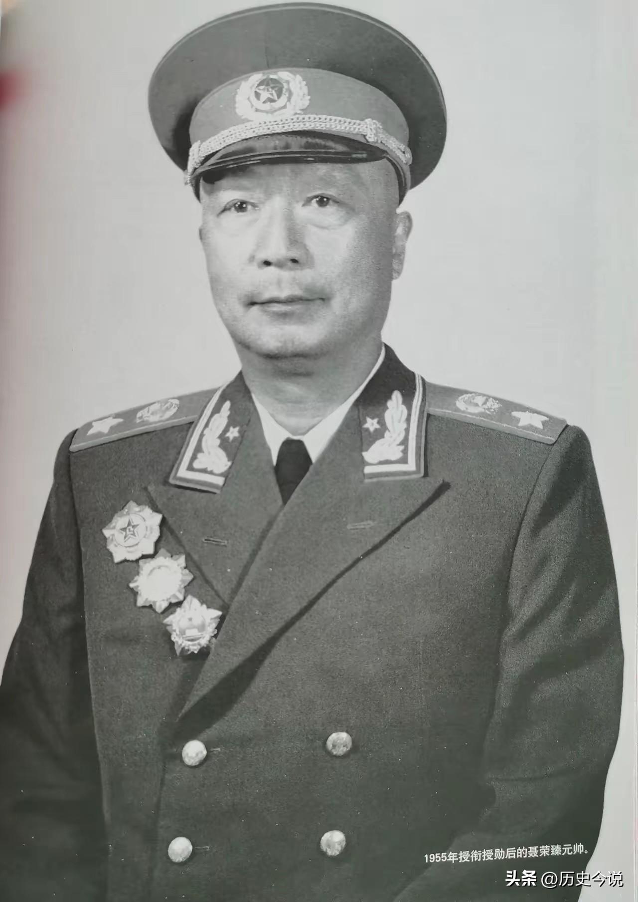 授衔真相：元帅关键看解放战争方面军统帅权
 
1955年授衔，聂荣臻能位列十大元