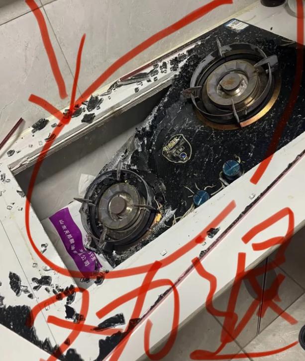 闺蜜一家三口差点没了！就因为在灶台上加了这个“厨房神器”！
浙江的张女士在网上买