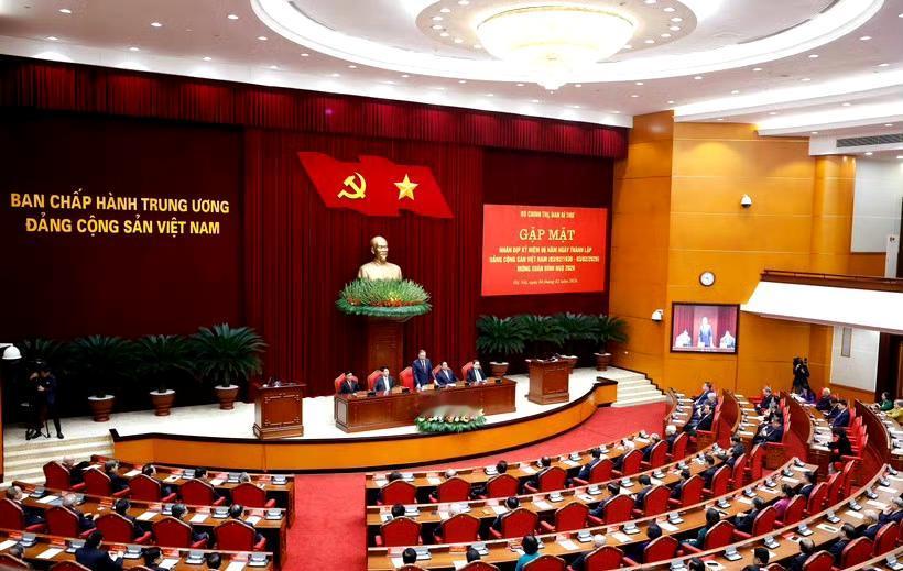 越共中央开会，苏林在谈及建党96周年时强调，党的正确领导是越南革命一切胜利的决定