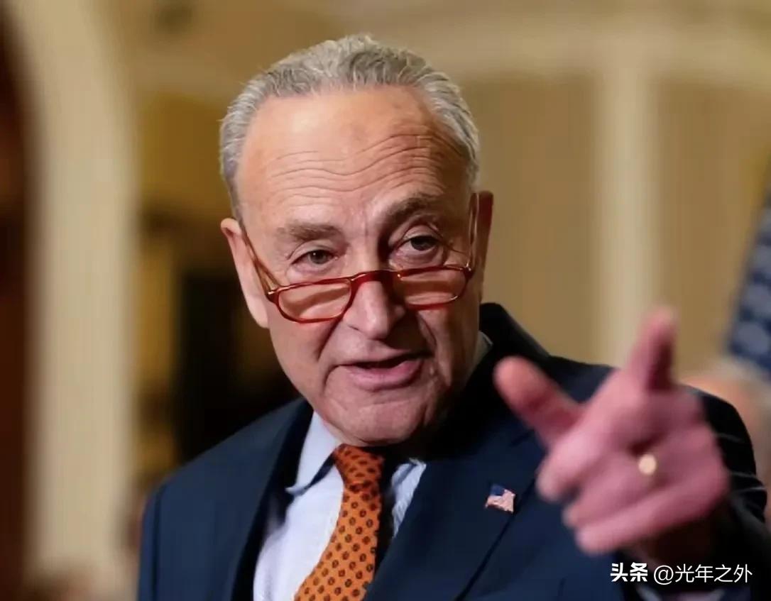 美国参议院少数党领袖舒默公开炮轰：汽油一个月从2.93美元/加仑暴涨至3.94美