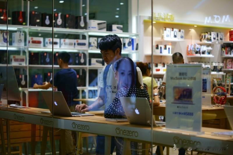 戴尔等多家PC厂商集体涨价，办公电脑要变贵了？背后原因与AI有关！
近年来，AI