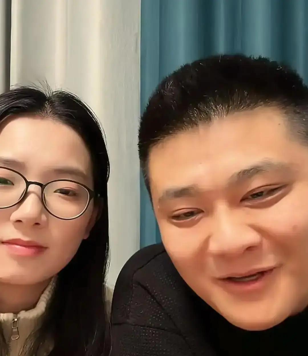 直播间喊停第7次，朱进摔手机：我只欠爸妈不欠亲戚！
 
去年认亲那幕还在热搜，如