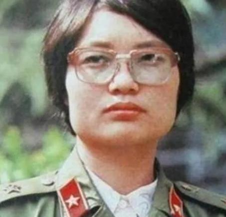 1986年，23岁女医护刘亚玲以回家探亲为由，向医院请假，谁知她居然偷偷溜到了老