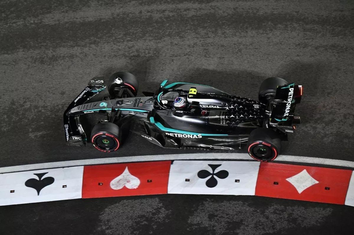 梅赛德斯车队因未能按时提交赛车设定文件而被F1赛事干事传唤。根据F1竞赛规程第4