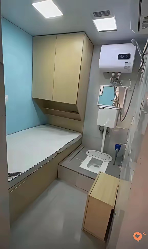 终于在上海租到房子了，一个月1500块钱，大家帮我看看怎么样 ​​​