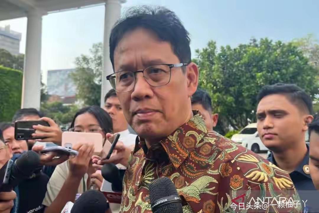 国际油价一路走高，不少国家都在头疼要不要涨油价，印尼直接给出了最稳的答案。印尼财