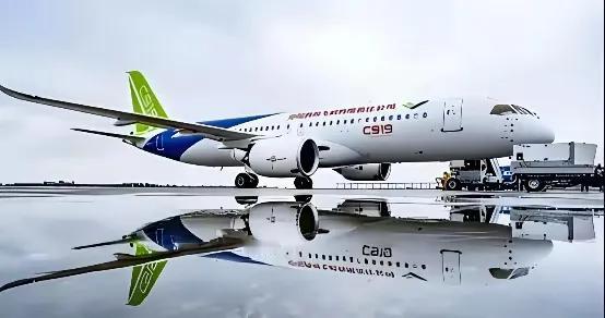 好消息！最新一架C919将于9月交付，旅客运输量再创新纪录。8月29日，民航局官