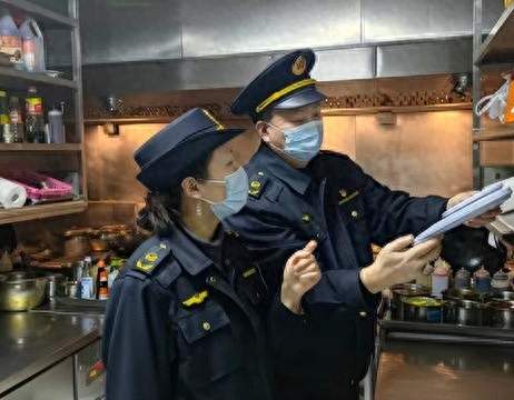 别急着买电车！油车明年迎来大变局