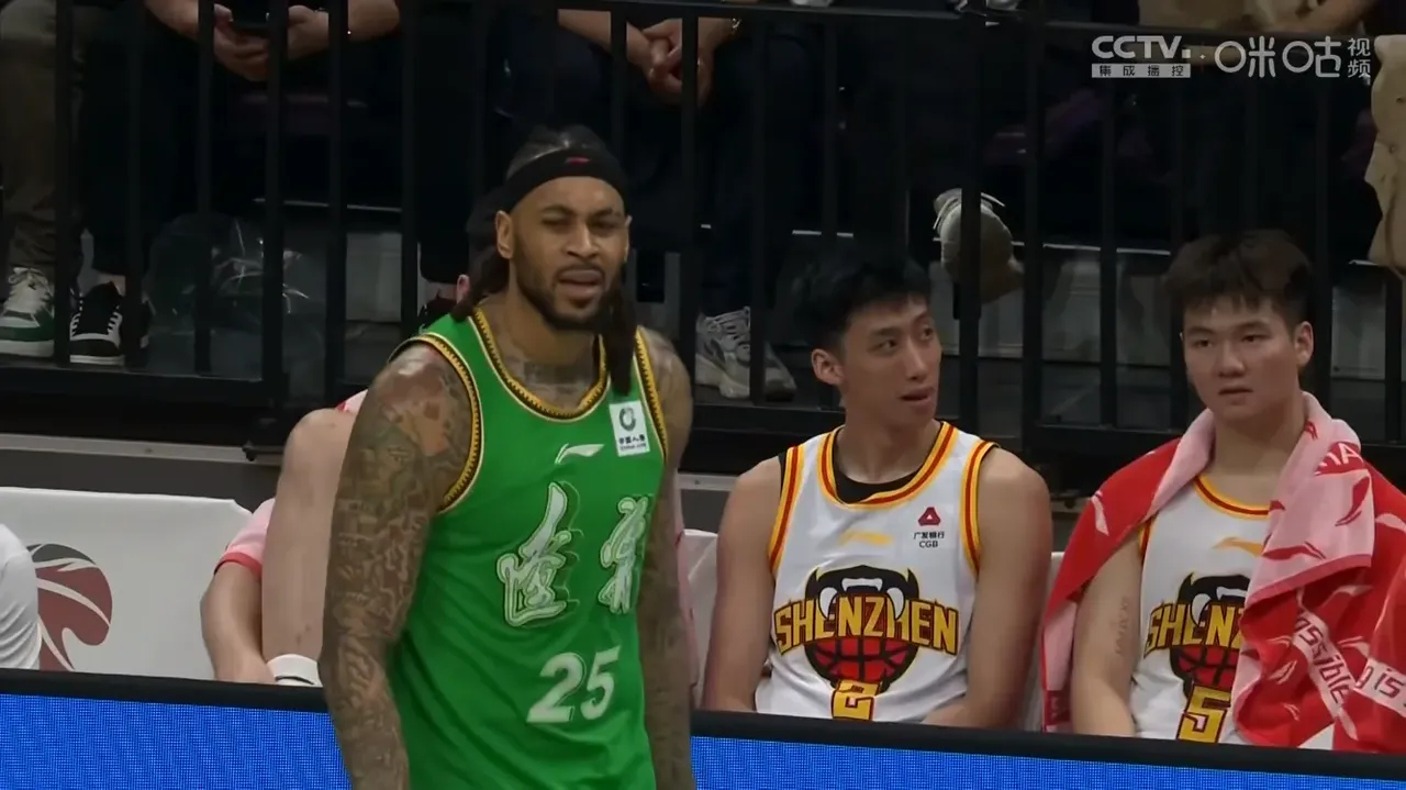 辽宁本钢半场53:52深圳男篮，彻底揭露了三个不争的事实！1、辽宁男篮的抢断得分