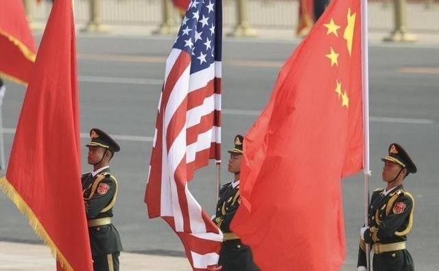 中美成了，美国喊话中国。当地时间7月28日，美国战争部副助理部长史密斯公开表示：