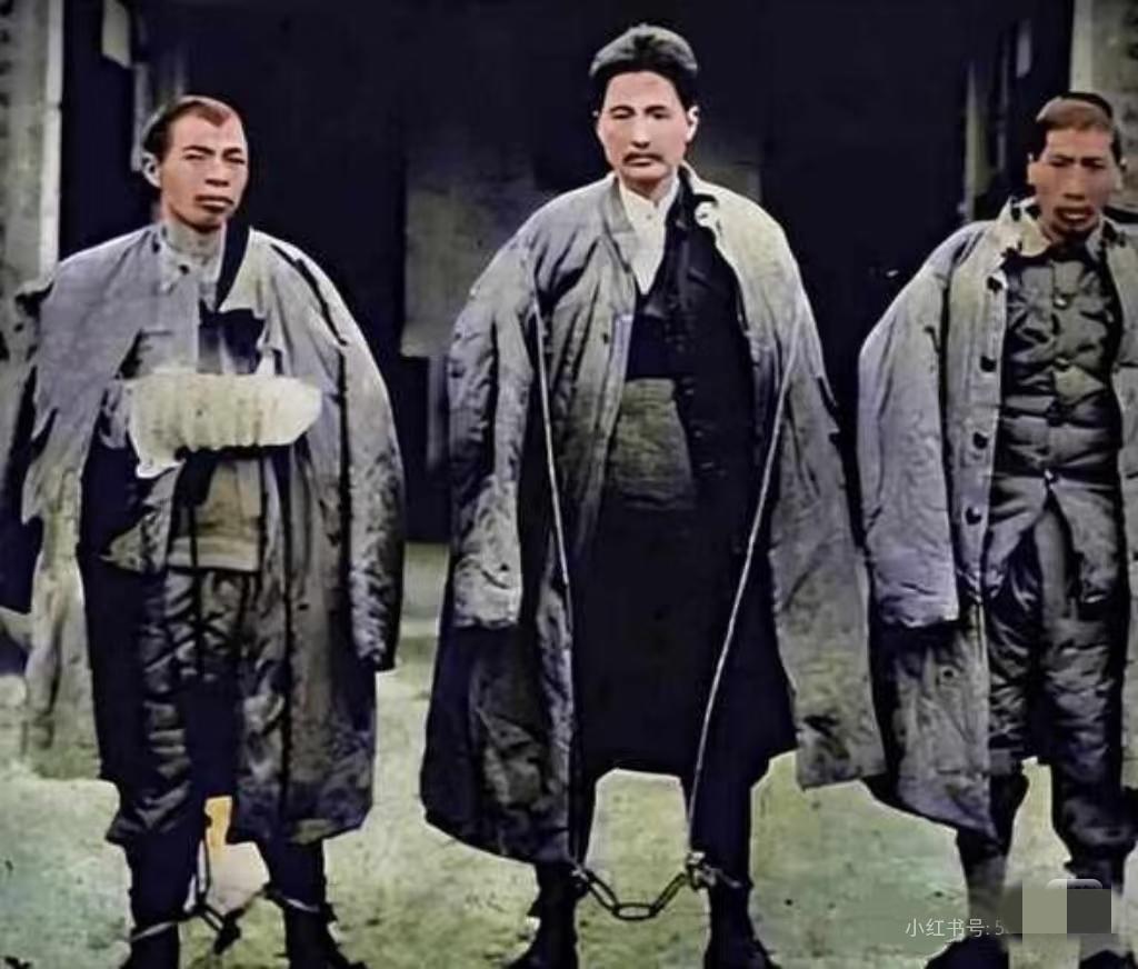 这三位老前辈里面，谁能认出两个，绝对是非常熟知历史的高手。