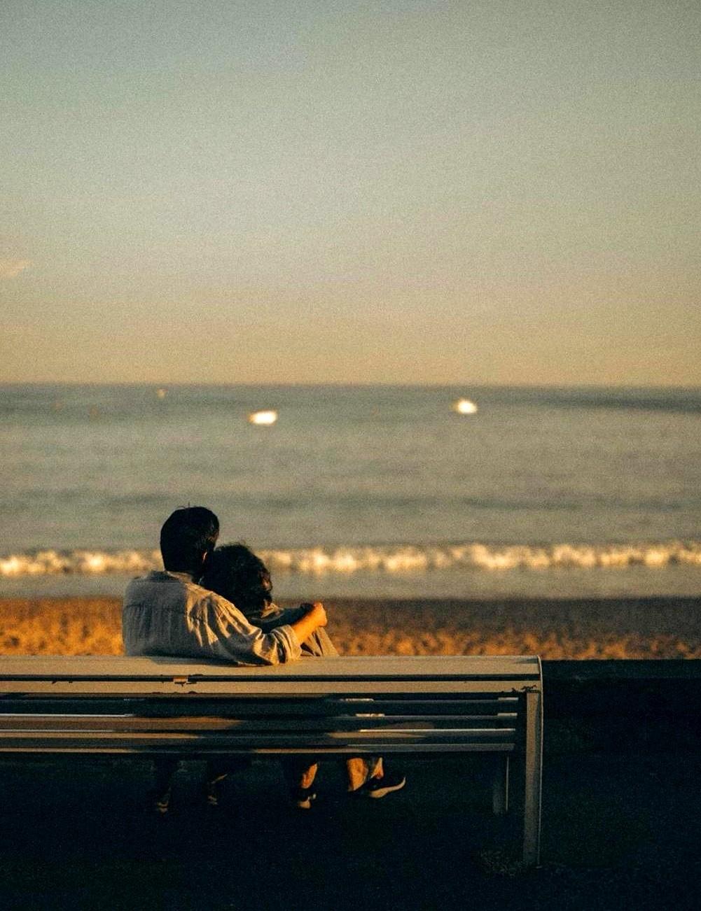 复旦大学哲学系副教授陈果在一次公开课里抛出“真爱无君子淑女”的观点，视频上线48