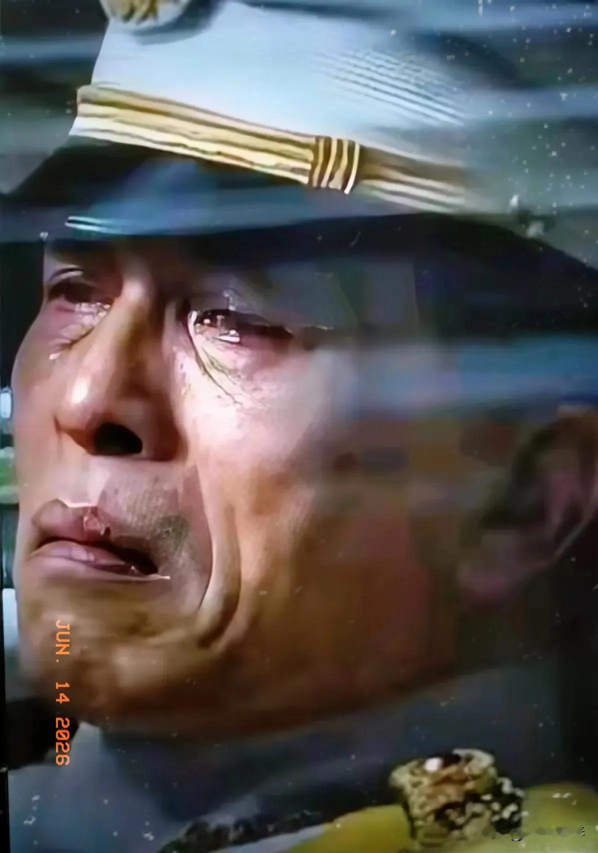 心疼泰王，老父亲满眼泪水为女儿送别，苏提达王后也是眼含热泪与帕公主惜别，远在德国