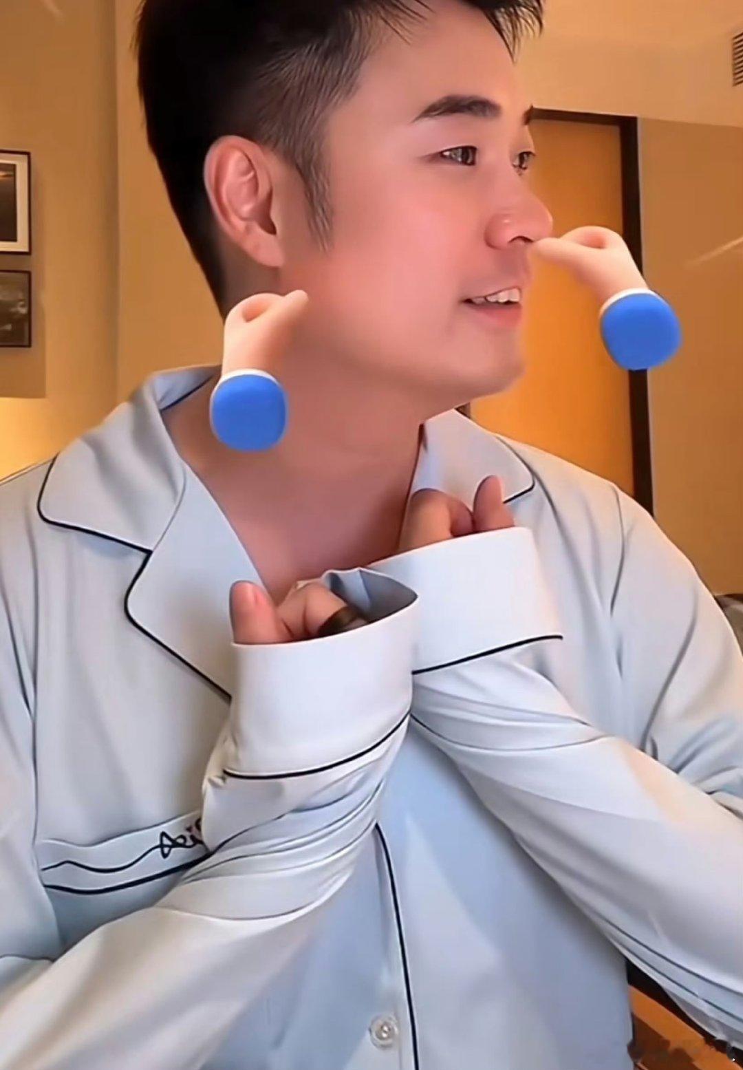 初代跑男的感情真的不一般以前在跑男和李晨最要好的就是陈赫 以前在跑男和李晨最要好