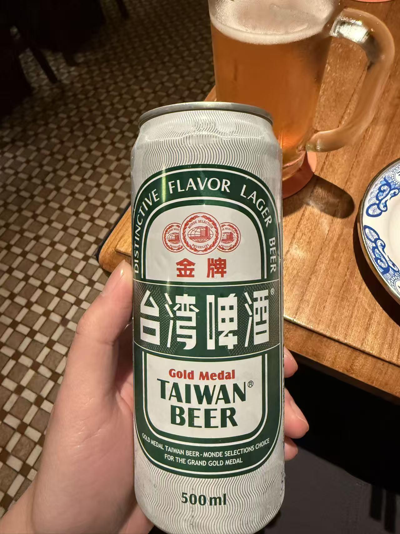 手机相册真是个神秘百宝箱，里面藏着好多随手拍。我翻了翻自己的相册，密密麻麻全是不