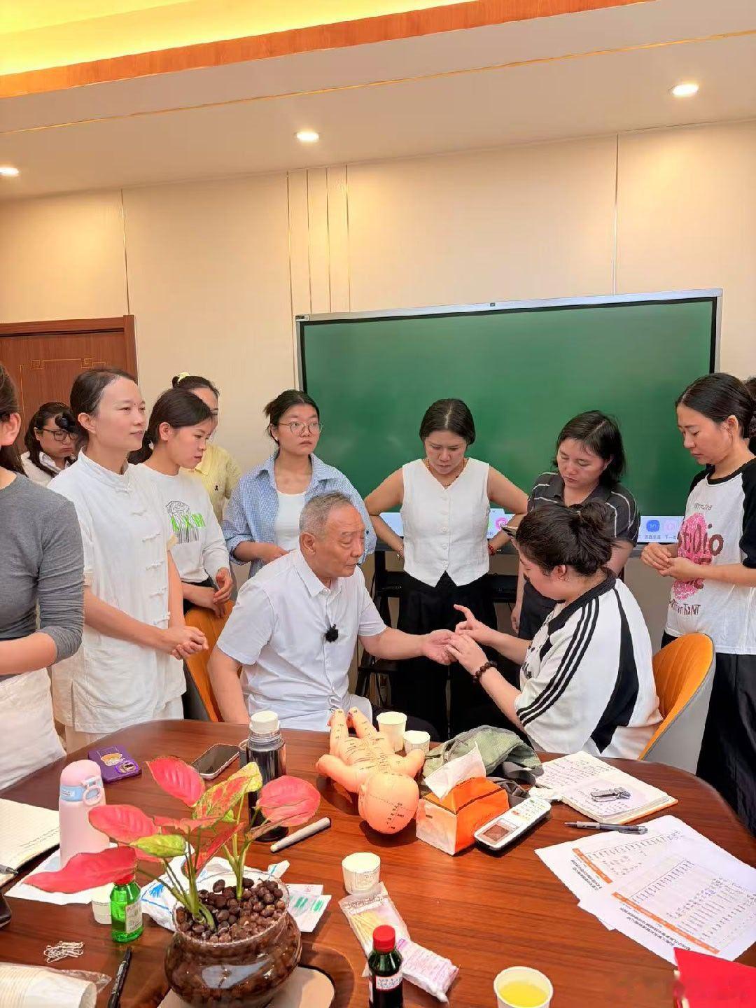 五积散｜寒湿痰气血，五积同解五积，即寒积、湿积、痰积、气积、血积，对应文中所说身
