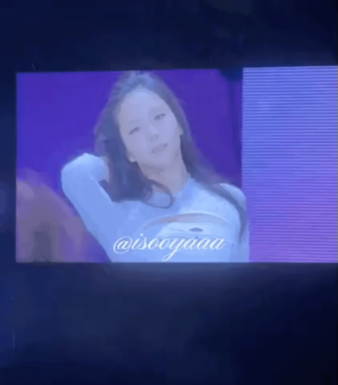 Hello？？？？JISOO？？？？？？？？ 