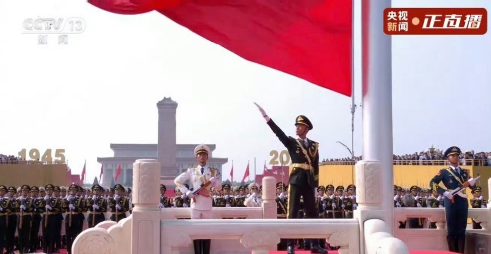 #百岁抗战老兵# 人的精气神和装备一样，如今的中国军队，有信心有能力更有实力保护