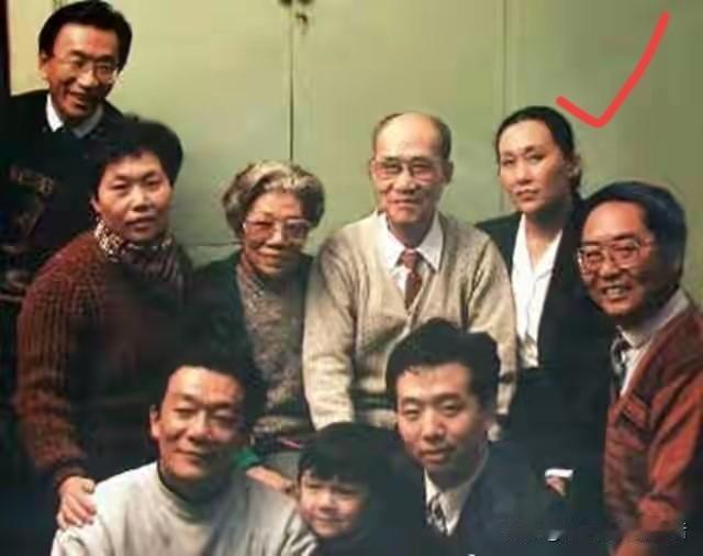 歪嘴说侯宝林大师所有的著作版权，全部给了小女儿侯錱，也就是侯耀华和侯耀文的亲妹妹