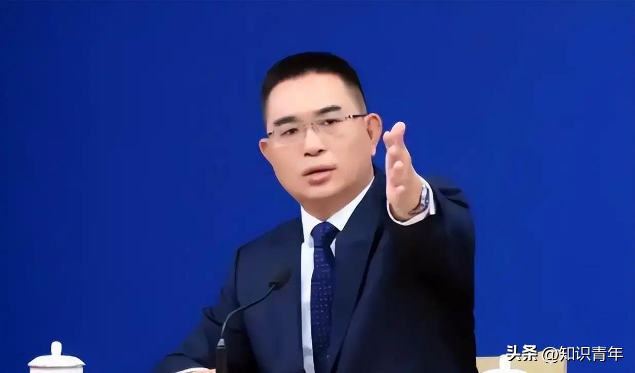 特朗普日前以“中东战事吃紧”为由，宣布将原定访华行程推迟五到六周。话音未落，美国